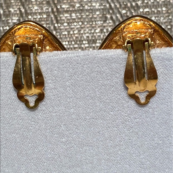 CHANEL blue gripoix vintage earrings - Picture 3 of 9